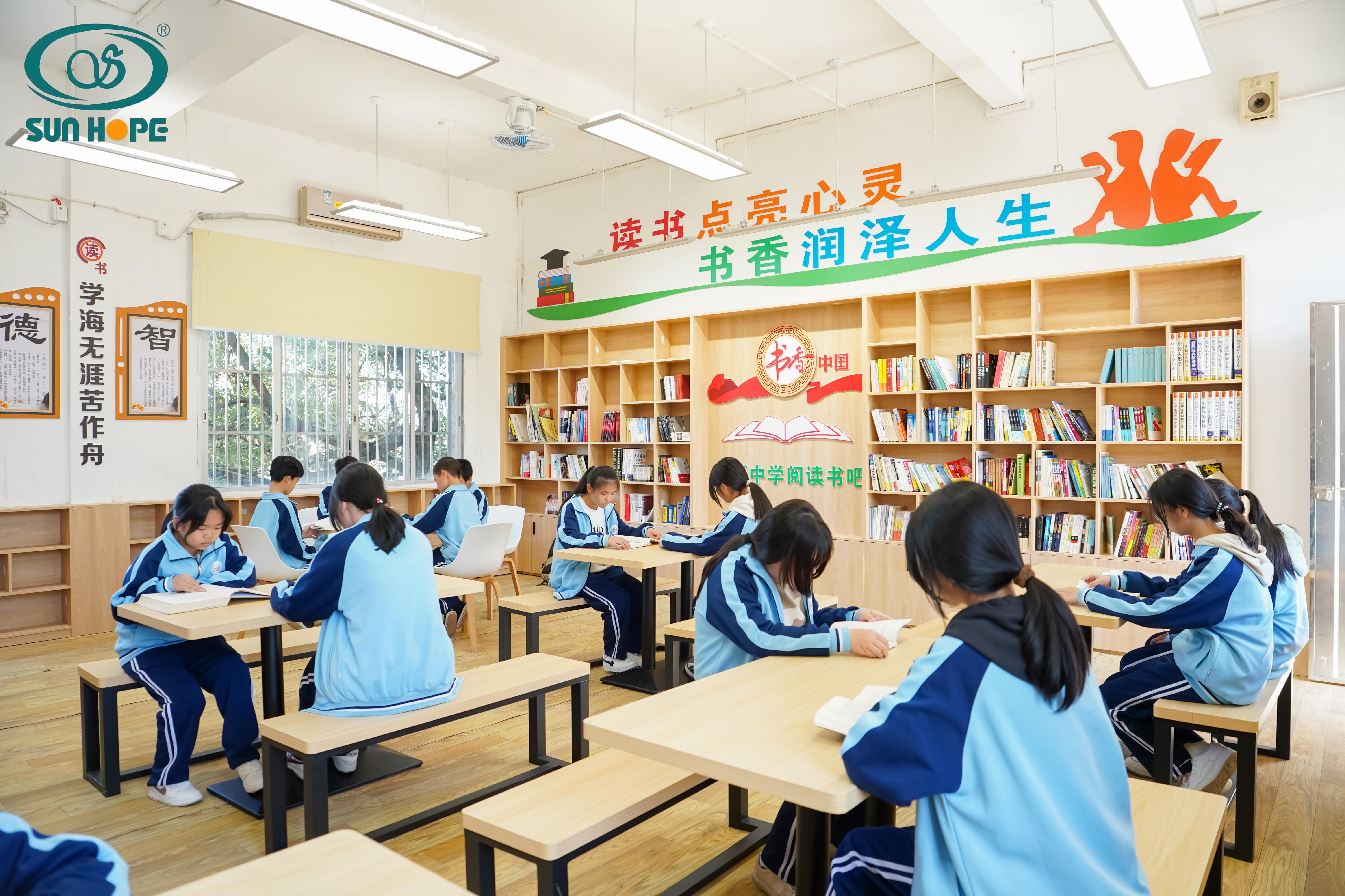 天津高校大学生记者走进开云手机在线官网公益小学开展“书香悦读，筑梦成长”活动