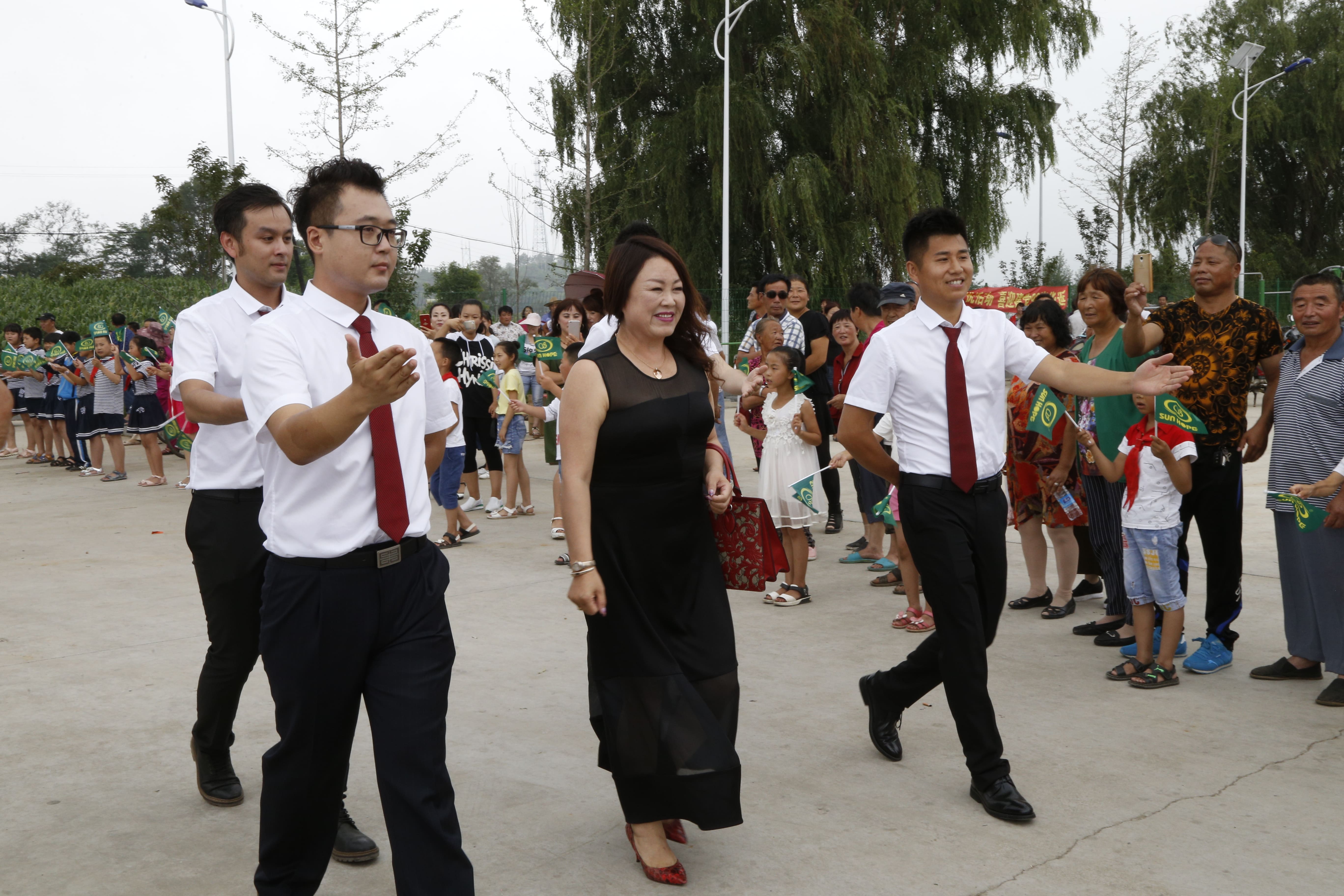 第110所 东港市椅圈镇开云手机在线官网张兰小学