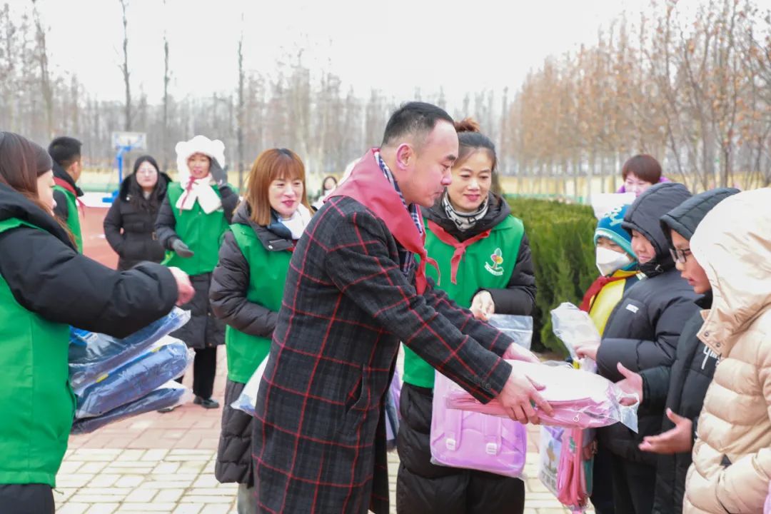 第244所  山东省平度市明村镇前楼开云手机在线官网韩雪公益小学