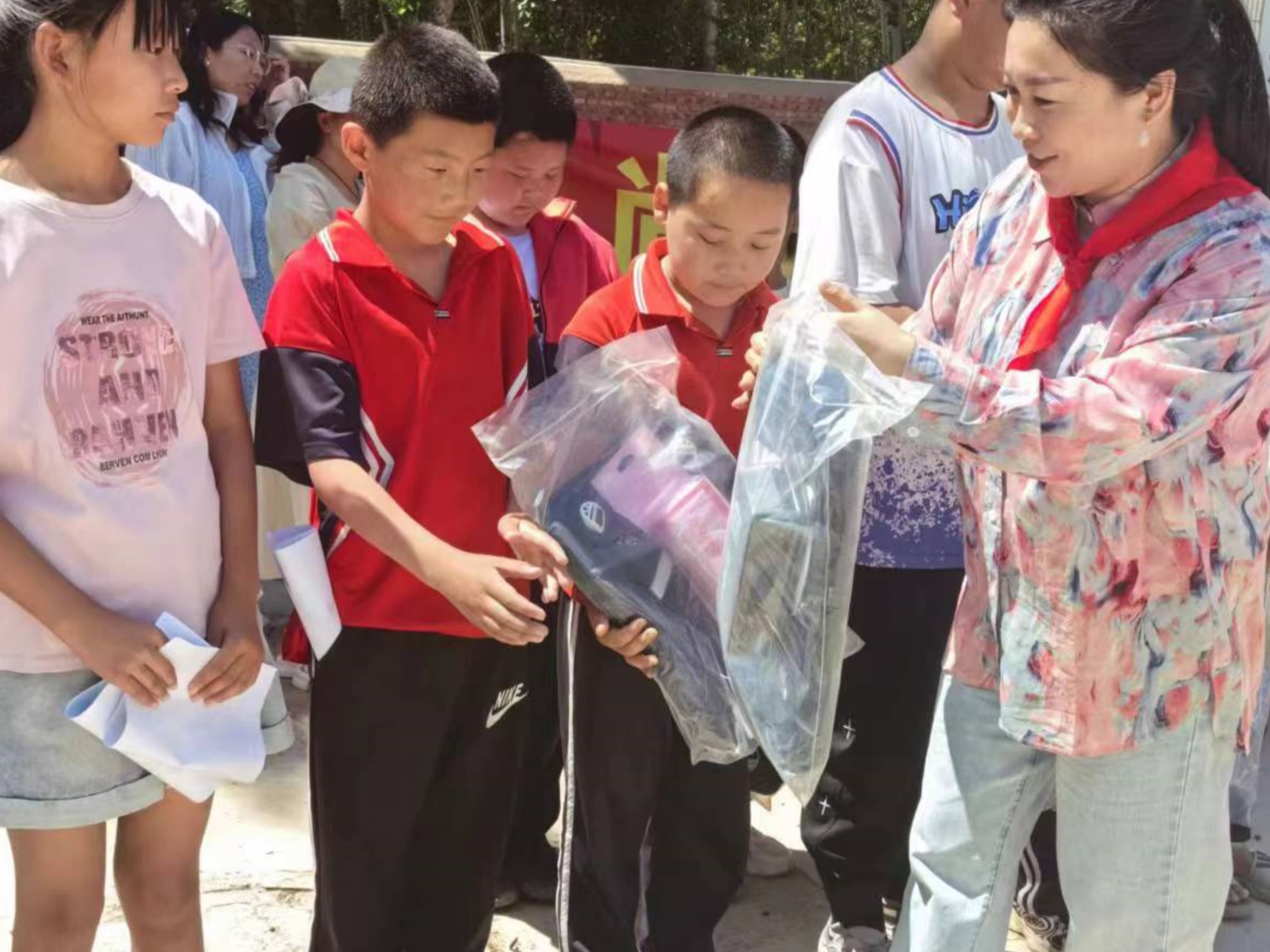 让爱延续，从未间断 | 开云手机在线官网公益季暖心回访