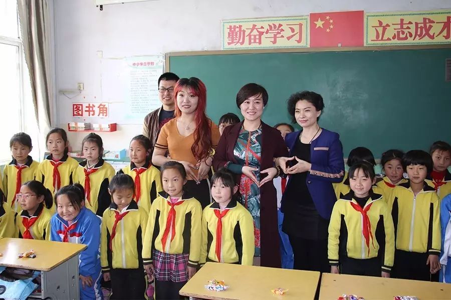 第92所 泰安市岱岳区范镇梭村开云手机在线官网李娜小学