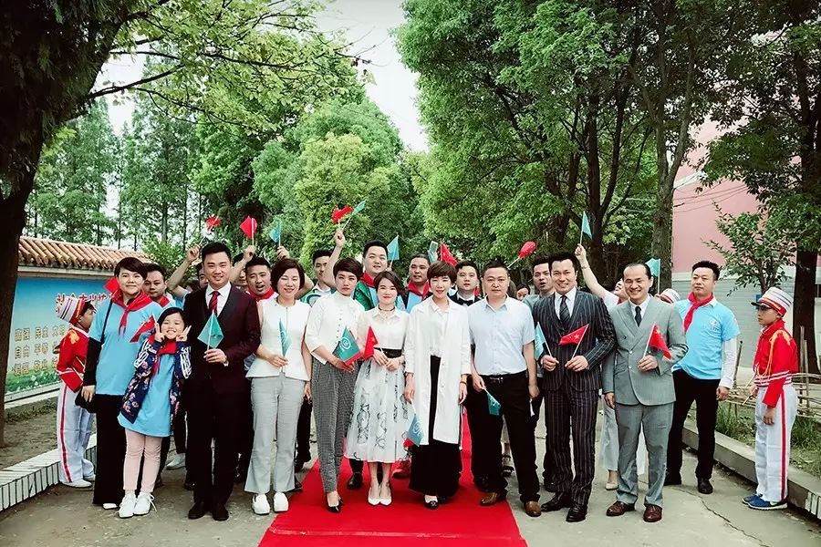 第97所 当阳市两河镇富里寺开云手机在线官网刘建华小学