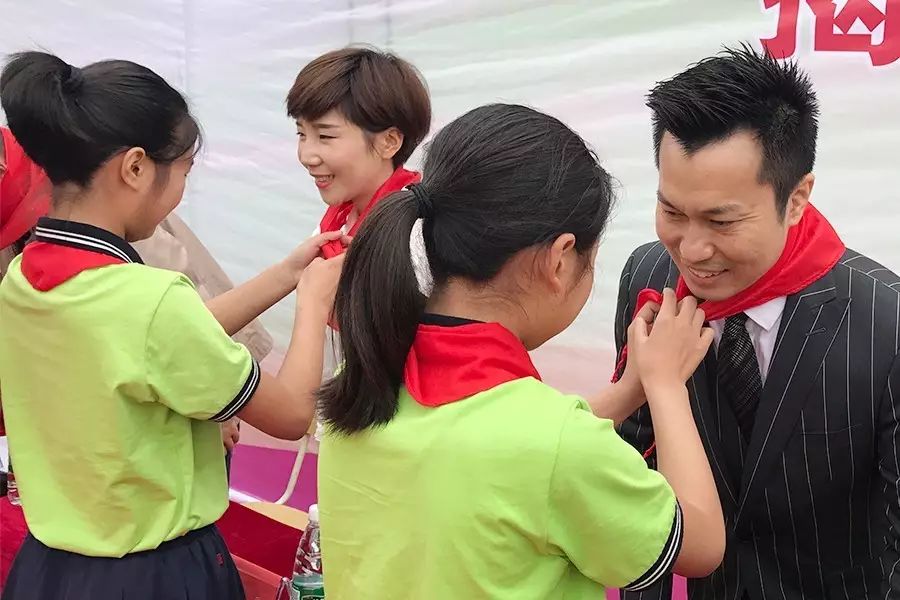 第97所 当阳市两河镇富里寺开云手机在线官网刘建华小学